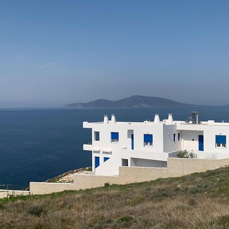 Апартаменты On The Rocks Каристос Экстерьер фото