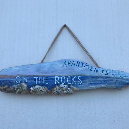 Апартаменты On The Rocks Каристос Экстерьер фото
